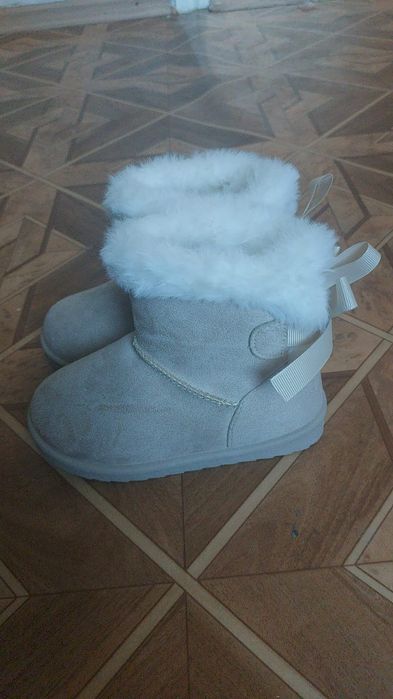 Продам 28 размер уги