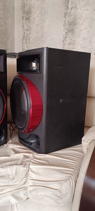 Продам колонки XBOOM 2500W