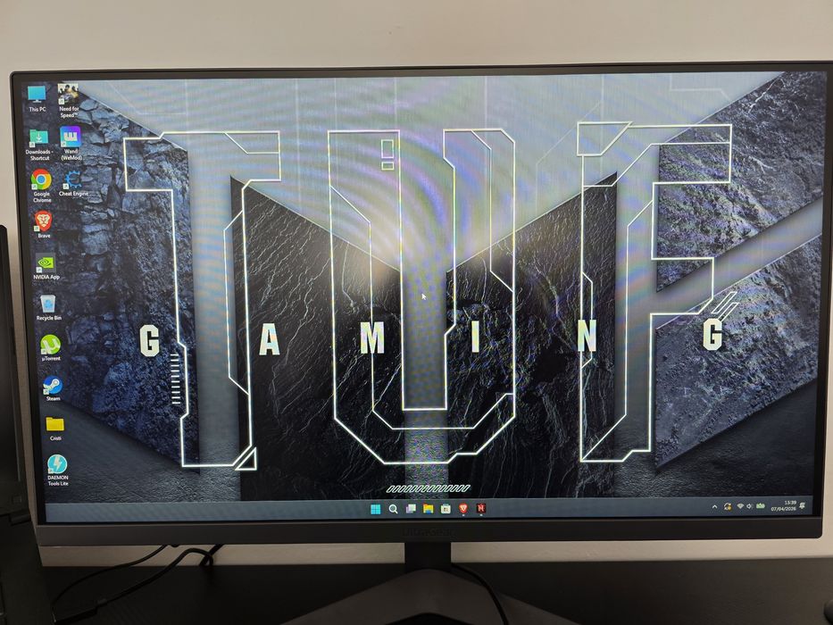 Vând monitor LG UltraGear VA 27 inch ușor negociabil