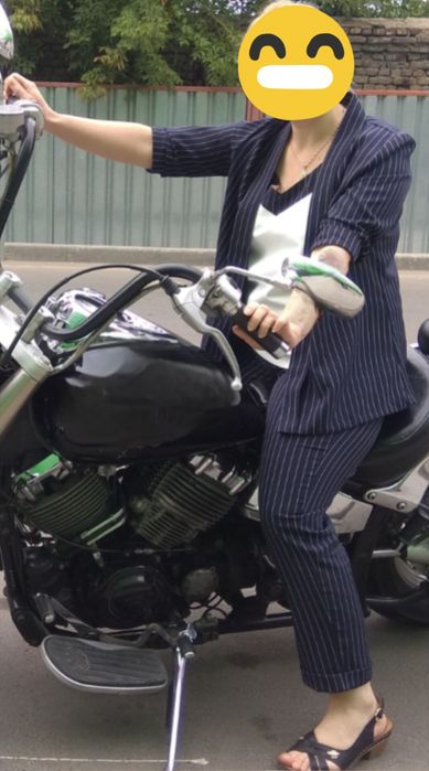 Продам костюм брючный тройка