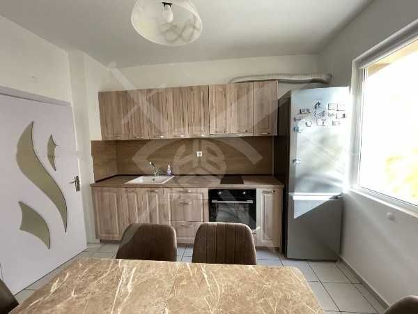 Дава се под наем Четиристаен апартамент в Пловдив, Тракия - 86 кв.м за 648.21 € - Снимка #1