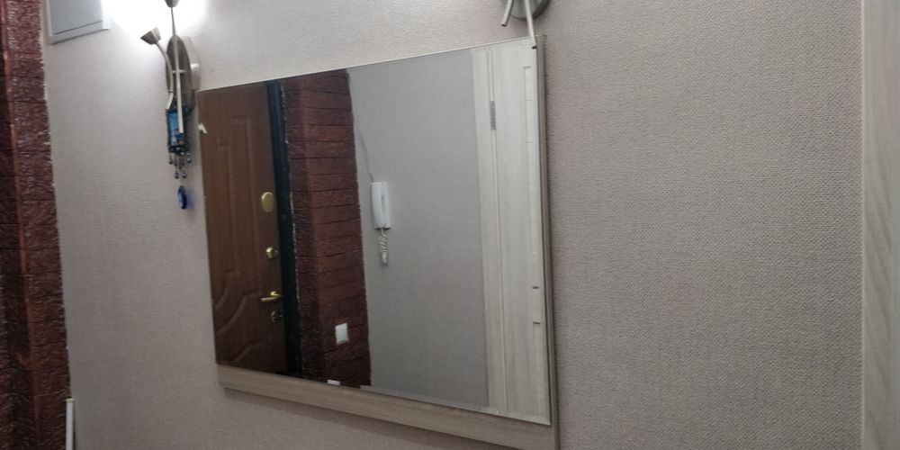 Комод с зеркалом