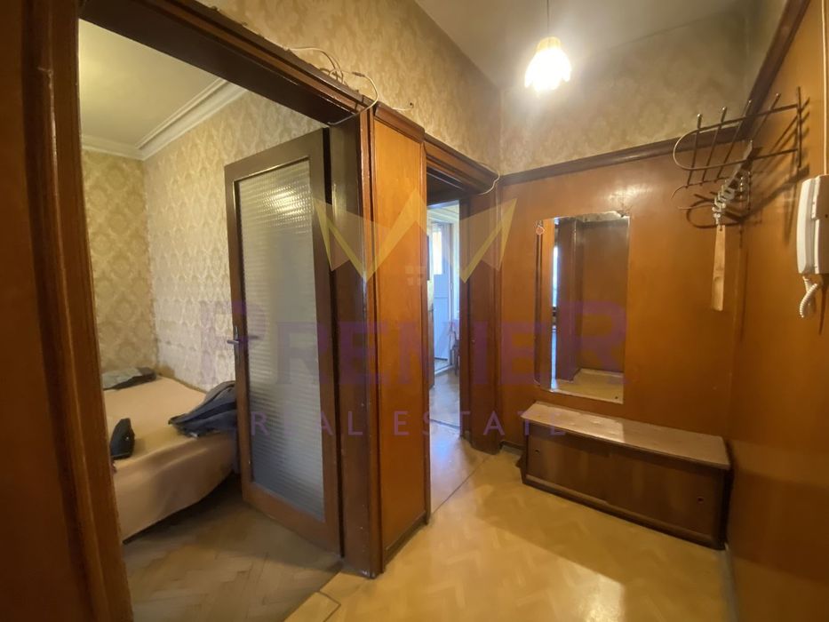 Продава се Двустаен апартамент в София, Център - 60 кв.м за 4984 €/кв.м - Снимка #4