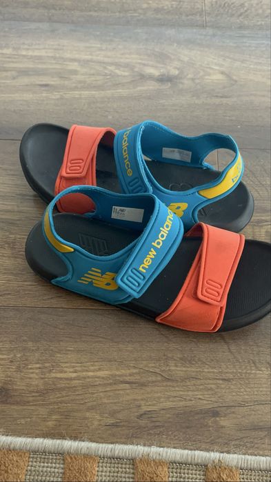 Sandale marimea 35