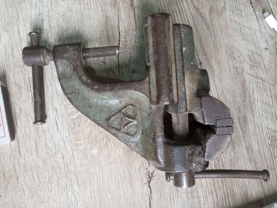 Тиски и мини наковальня