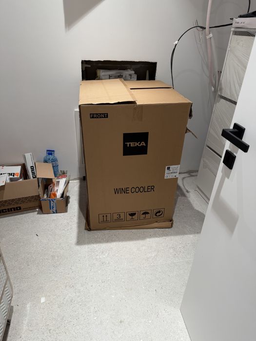 Охладител за вино , колонен за вграждане Teka RVI 20046