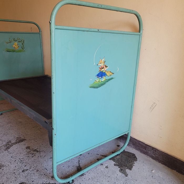 Детско легло с пружина.