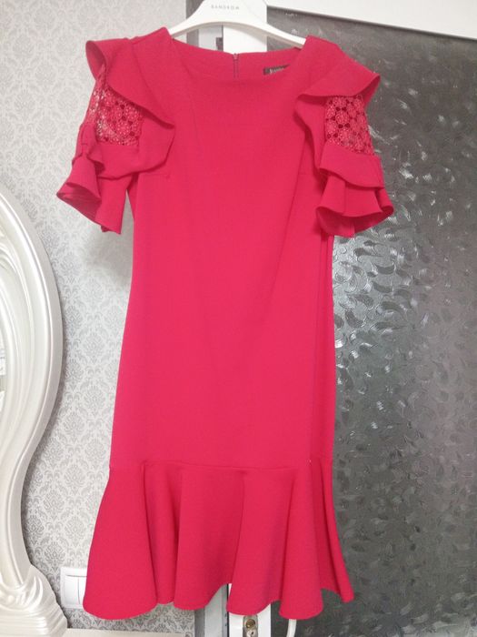 Красное платье (турецкий)