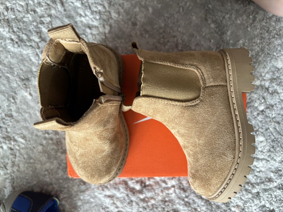 Детски боти Reserved