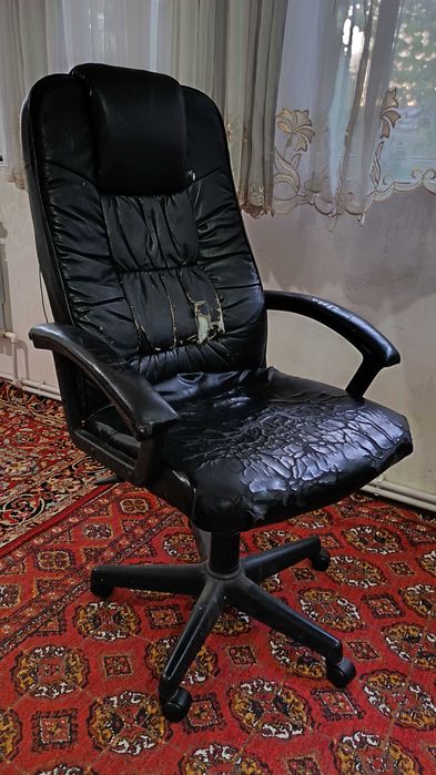 Продаются офисные кресло