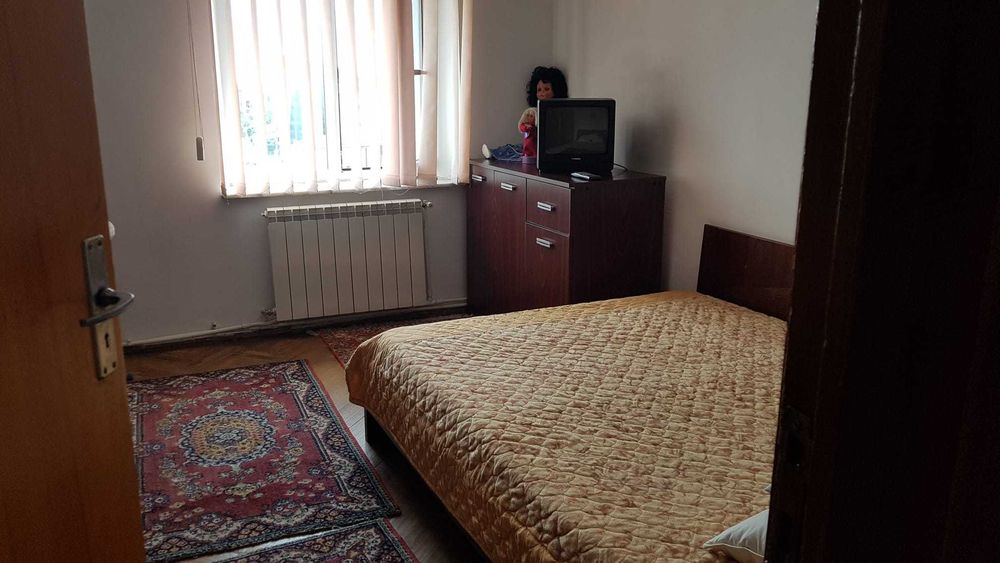 Apartament 3 camere decomandat, 70 mp utili (78 mp construiți), ultracentral, 3 balcoane, centrală proprie, SLATINA, OLT - DIRECT PROPRIETAR