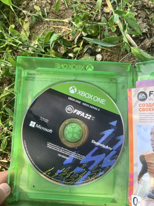Диск FIFA 22 на xbox one.