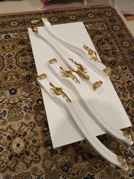 Стол  обеденный  . гостийнный