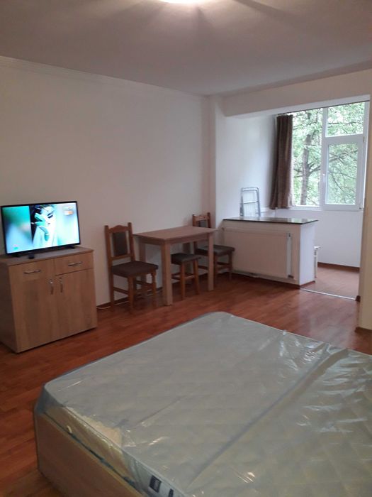 Proprietar inchiriez garsoniera