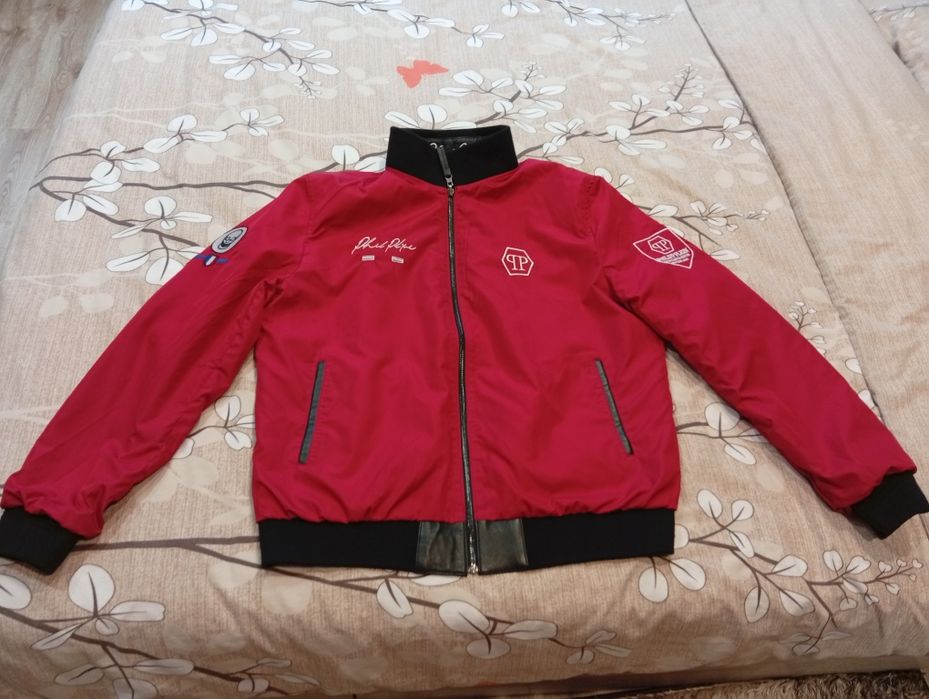 Продавам кожено яке FHlLlPPPLEN