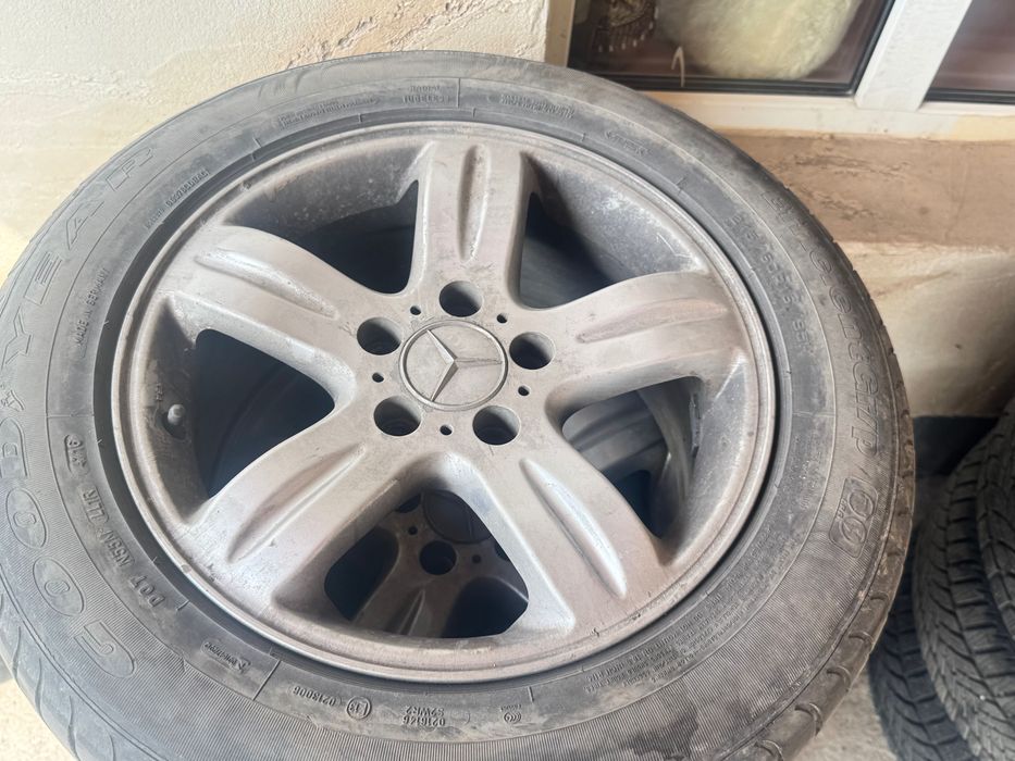 продавам гуми а джанти  3 броя и една резерва 16ки добро състояние