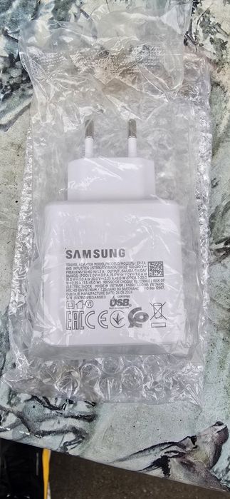 1 бр. Бял адаптор за зареждане 45 w Samsung Super Fast Charge