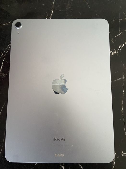 Ipad air 11 dyum m2 sotiladi yangi turibti