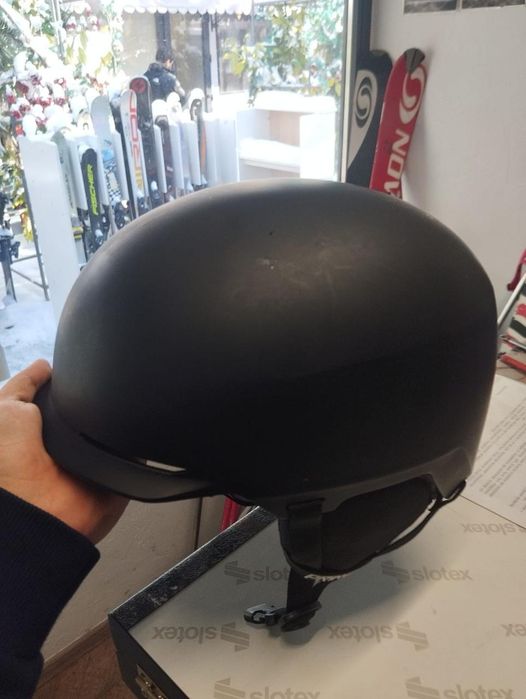 Шлем горнолыжный