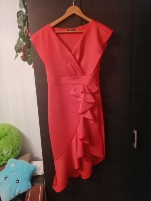 Vând rochii de seara