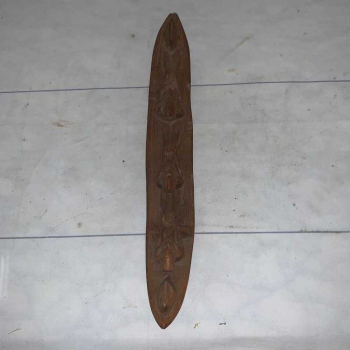 Sculptura din lemn cu tenta africana