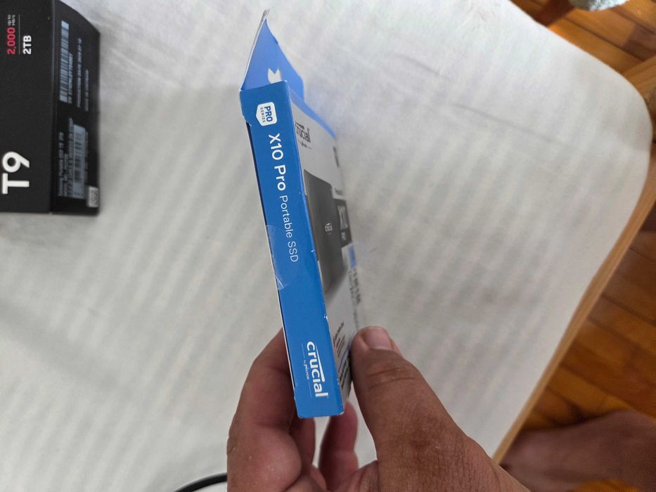 crucial x10 Portable SSD 2 TB/  crucial x10 Portable SSD 4 TB