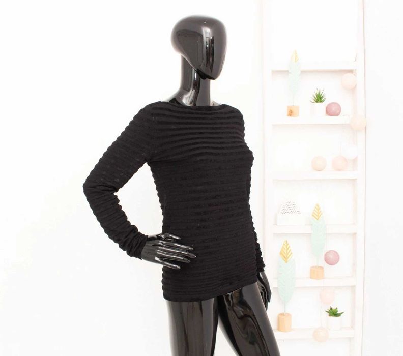 Max Mara дамски пуловер плюшен полупрозрачен черен райе S