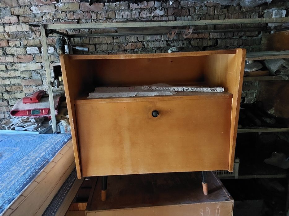 Кровать с тумбой