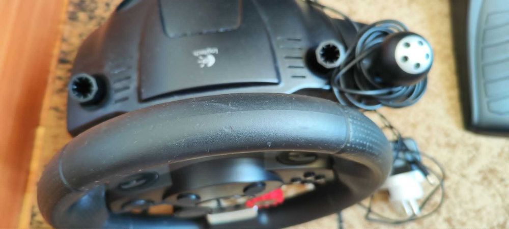Logitech Driving Force GT + педали
