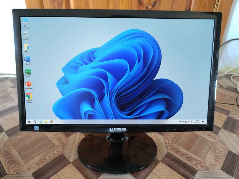 Монитор Samsung 20 дюймов TN матрица 1600x900 HDMI VGA 60 Гц