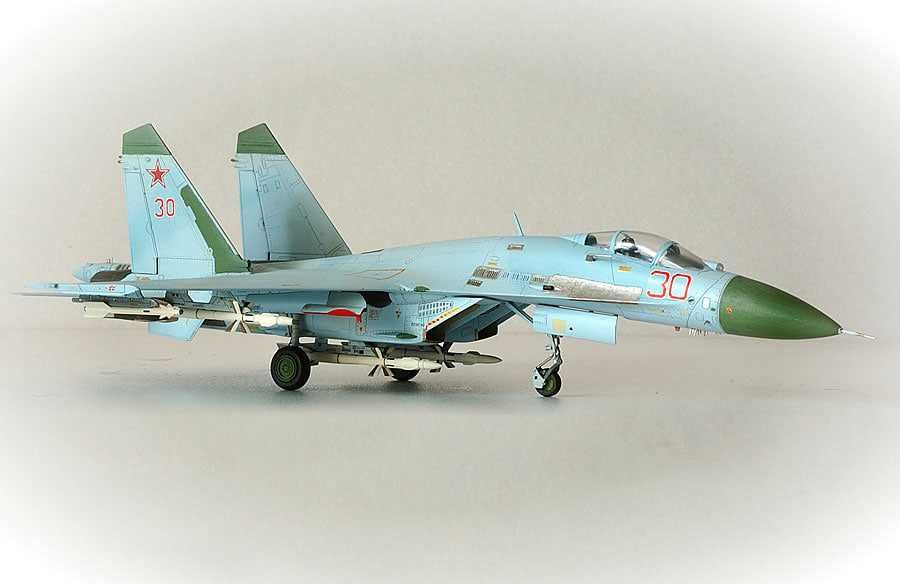 Сборная модель самолета Су-27 (Lee 1/72)