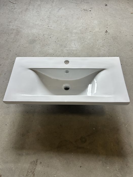 Chiuvete de baie suspendate / 1200x395 / 600x395