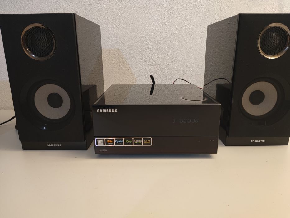 Sistem audio Samsung MM DG 35 cu radio citeste USB CD DVD MP3 JPEG