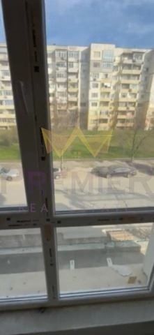 Продава се Двустаен апартамент в Пловдив, Тракия - 76 кв.м за 896 €/кв.м - Снимка #2