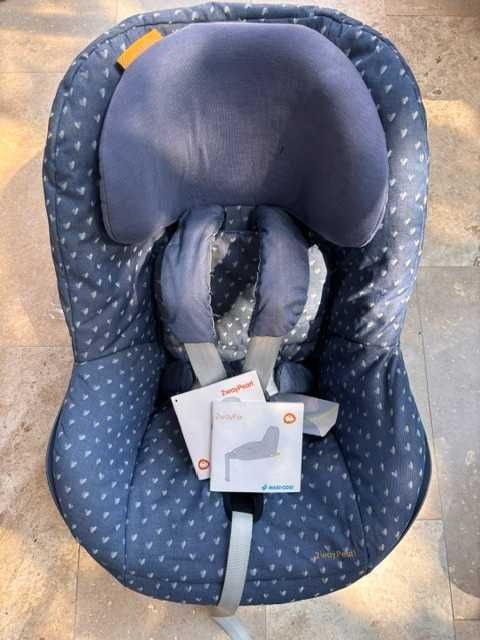 Fotoliu auto Maxi-Cosi 2wayPearl + bază ISOFIX 2wayFix, marime 67-105cm, folosit de un singur copil - stare excelenta!