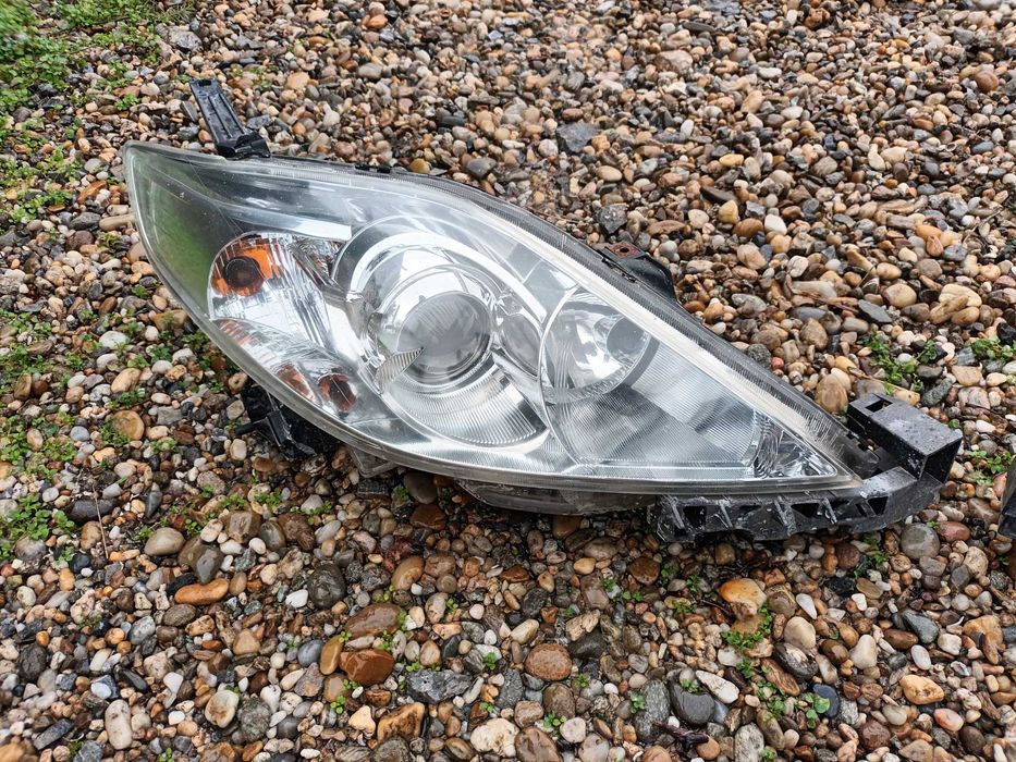 ляв и десен ксенон фар за мазда 5 миниван MAZDA 5 MINIVAN