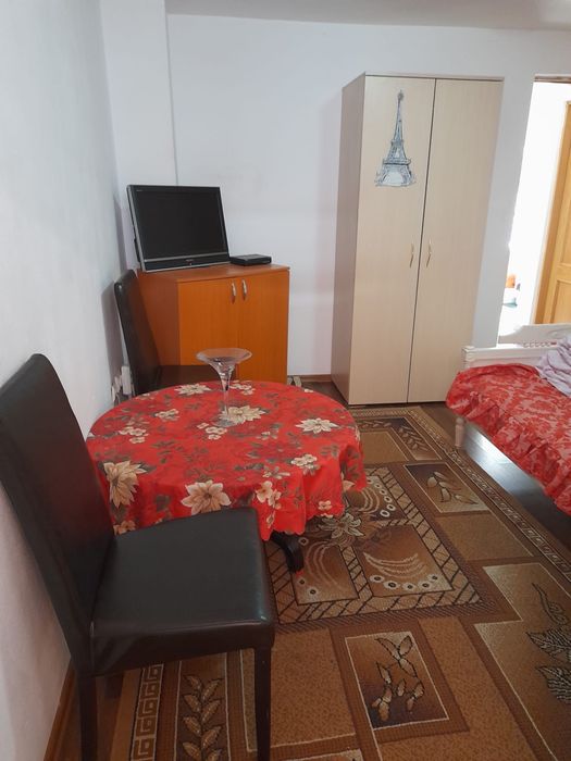 Inchiriez garsoniera cu toate utilitatile incluse
