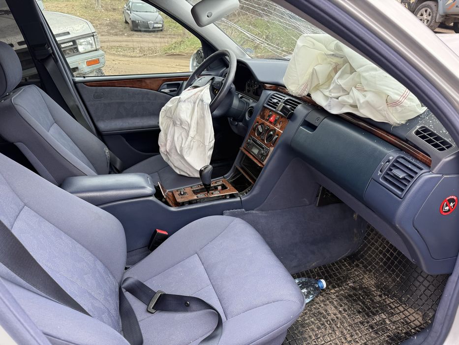 Mercedes E320 4matic части