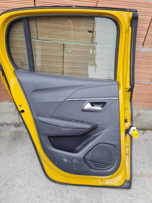 Задни врати peugeot 208