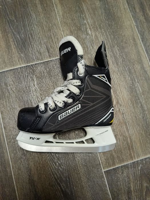 Продам детские Коньки Bauer