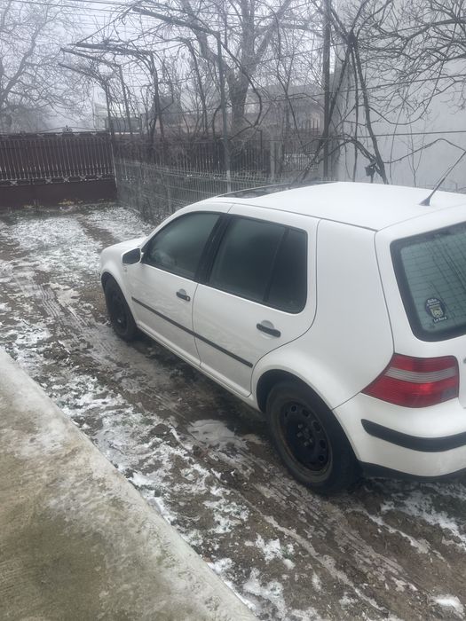 Dezmembrez golf 4 1,4 benzina