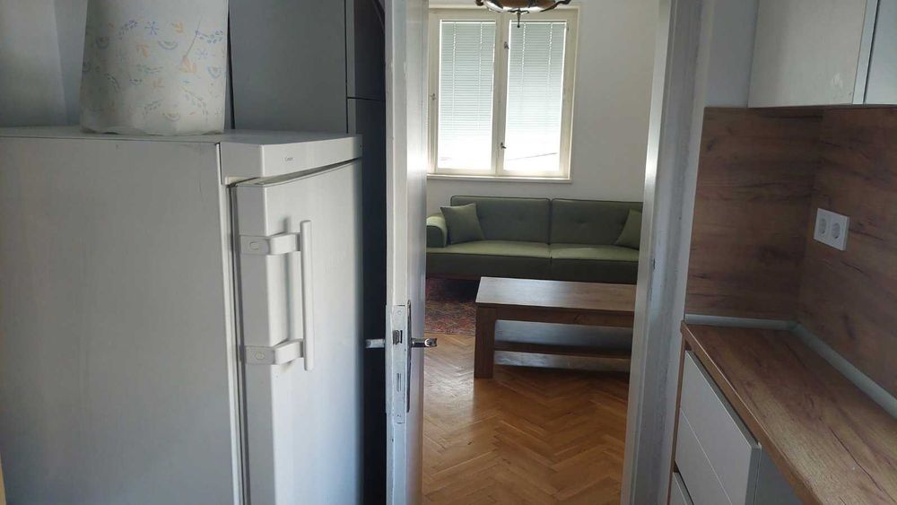 Дава се под наем Тристаен апартамент в Варна, Център - 92 кв.м за 650 € - Снимка #3