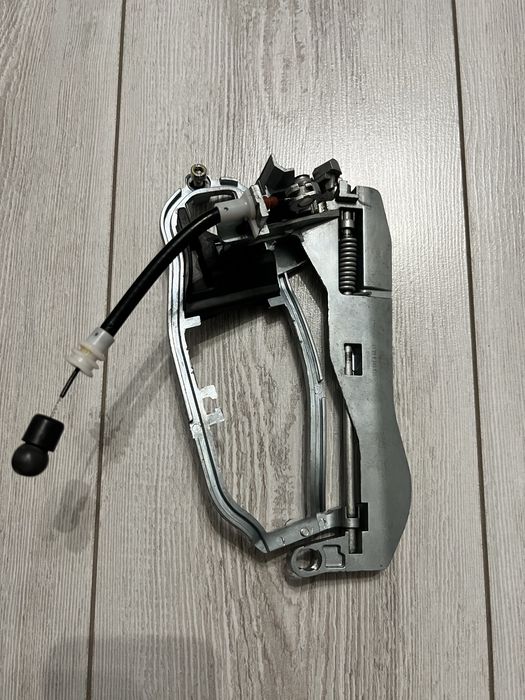 Скелет ручки BMW X5 e53. Левый.