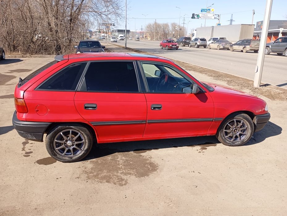Продам Опель астра 1.8