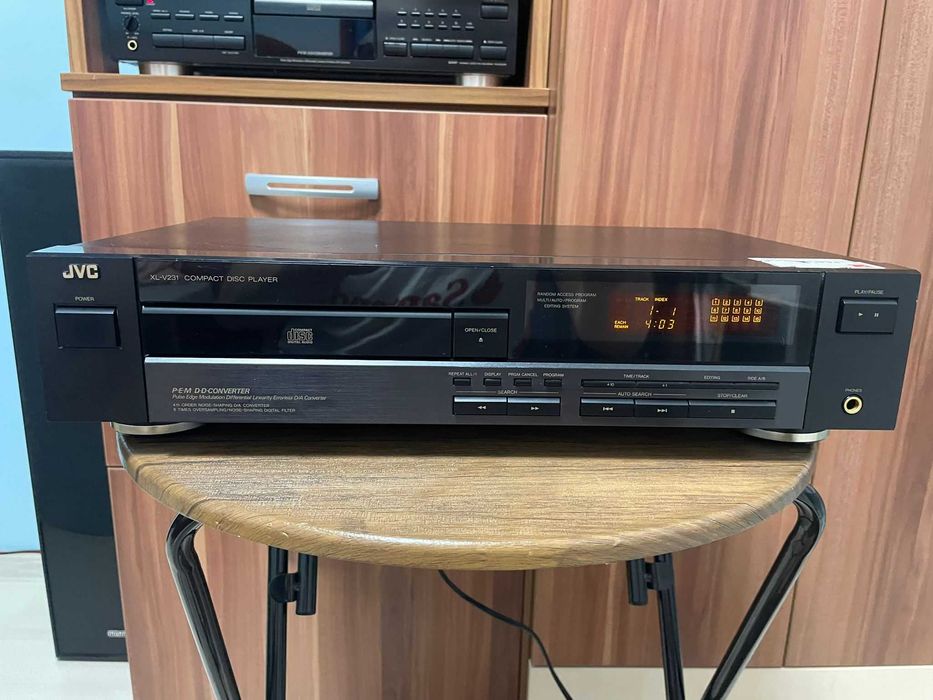 JVC XL-V231 Compact Disc Player