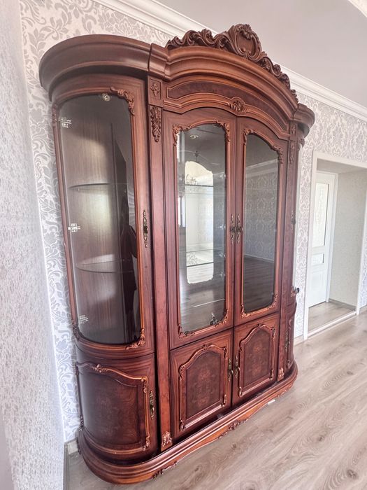 Сервант классический
