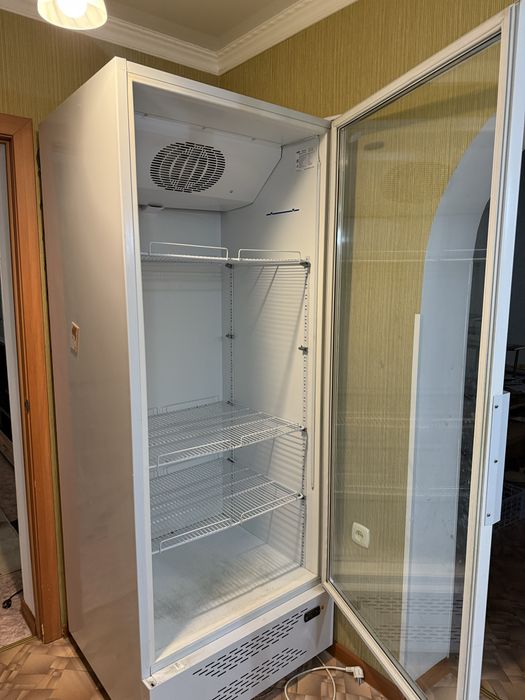 Продам витринный Бирюса