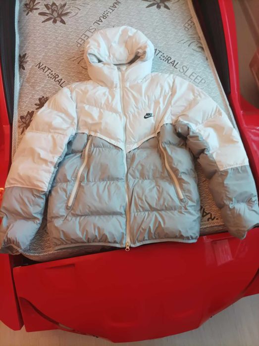 Зимно бяло яке на nike