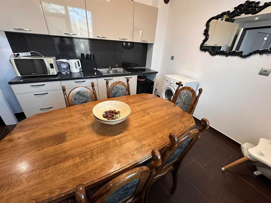 Тристаен апартамент - до хотел Черно море , пл. Севастопол