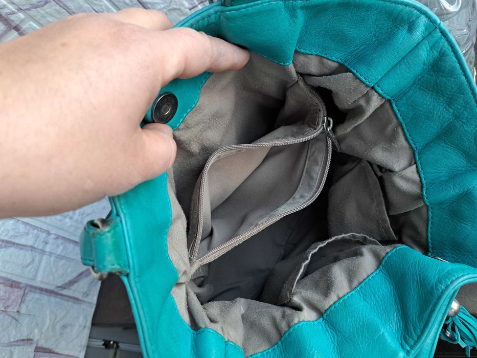 дамска чанта,малка тюркоазена кожена чантичка-естествена кожаLANCASTER